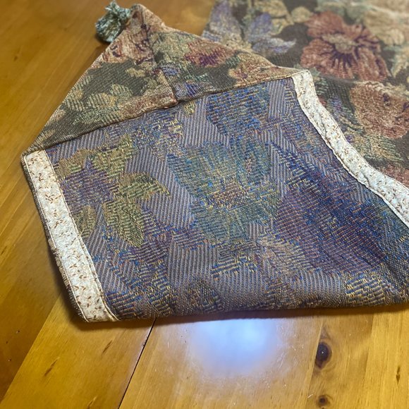 13 x 56. Tapestry floral runner. - Picture 3 of 4